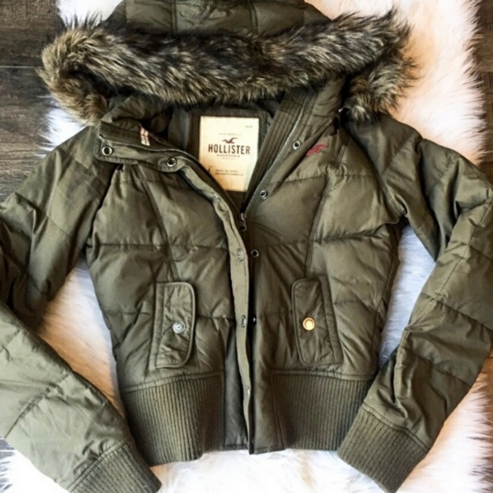 Hollister Down Puffer Jacket w/ Fur lined  Hood
